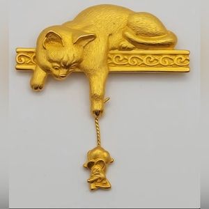 JJ Jewelry (Jonette Jewelry) cat and mouse pin.